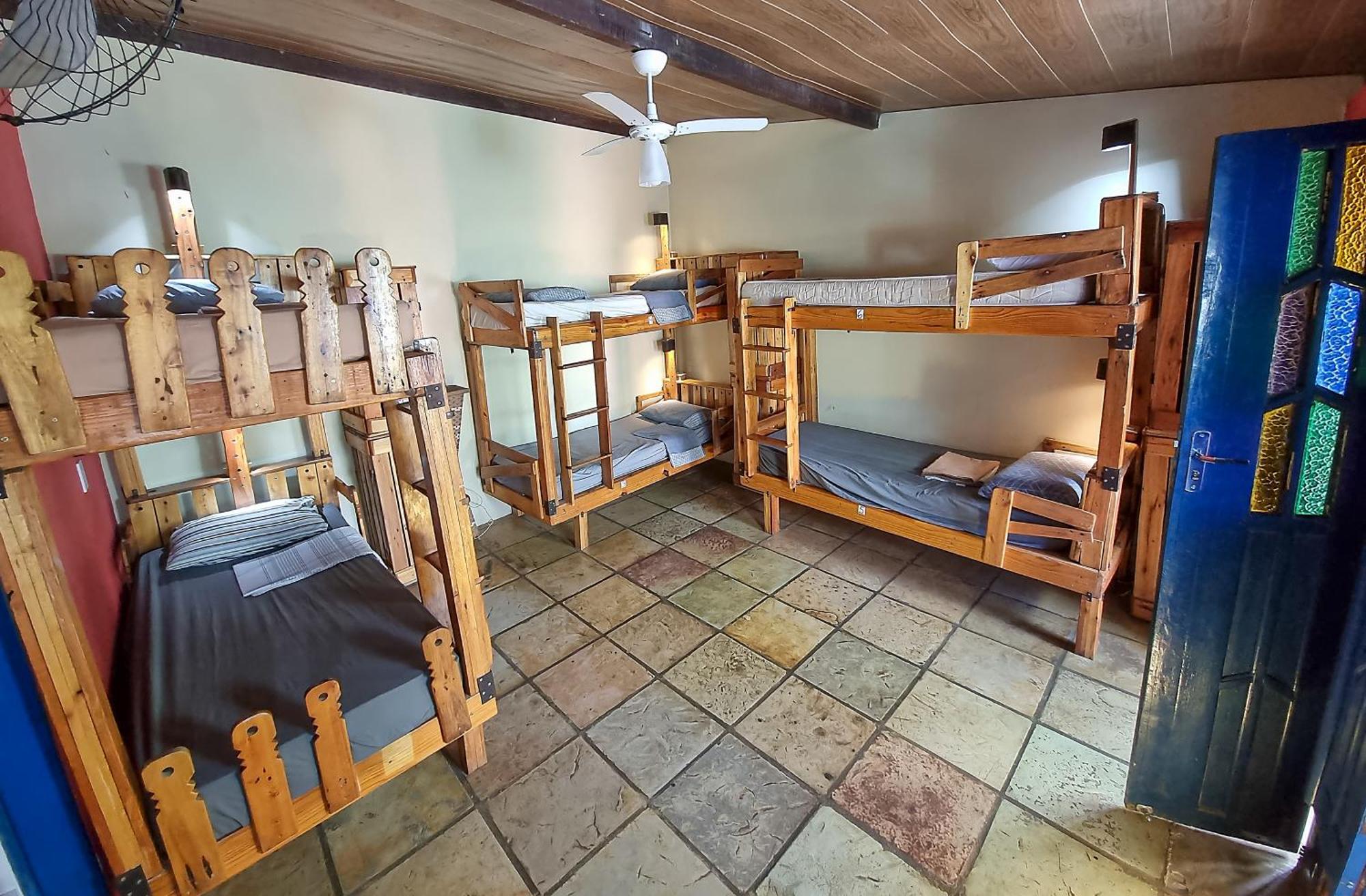 Chapada Backpackers Hostel Agencia Ленсойс Экстерьер фото
