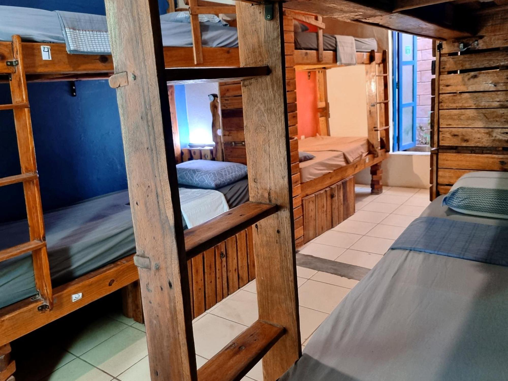 Chapada Backpackers Hostel Agencia Ленсойс Экстерьер фото