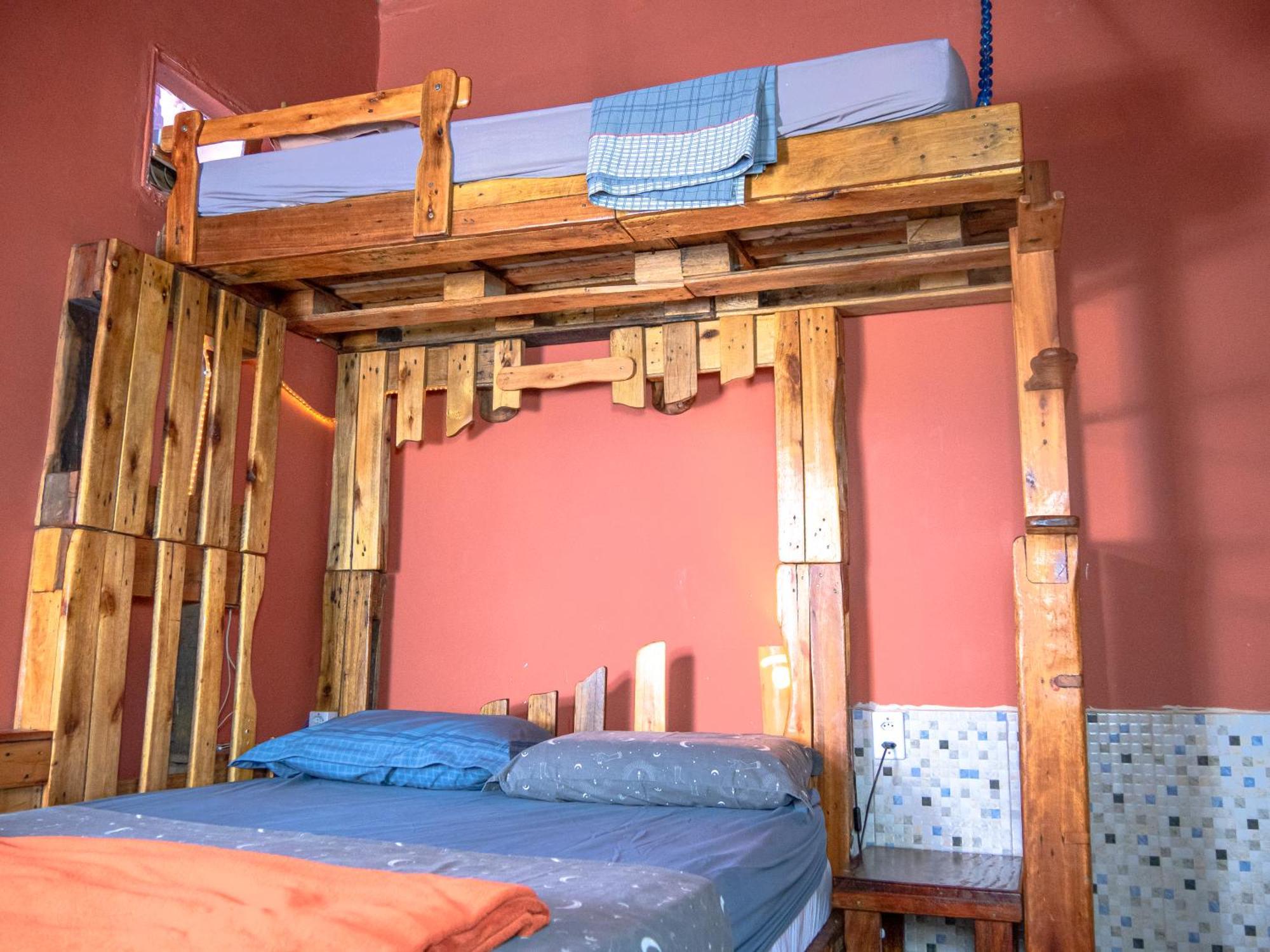 Chapada Backpackers Hostel Agencia Ленсойс Экстерьер фото