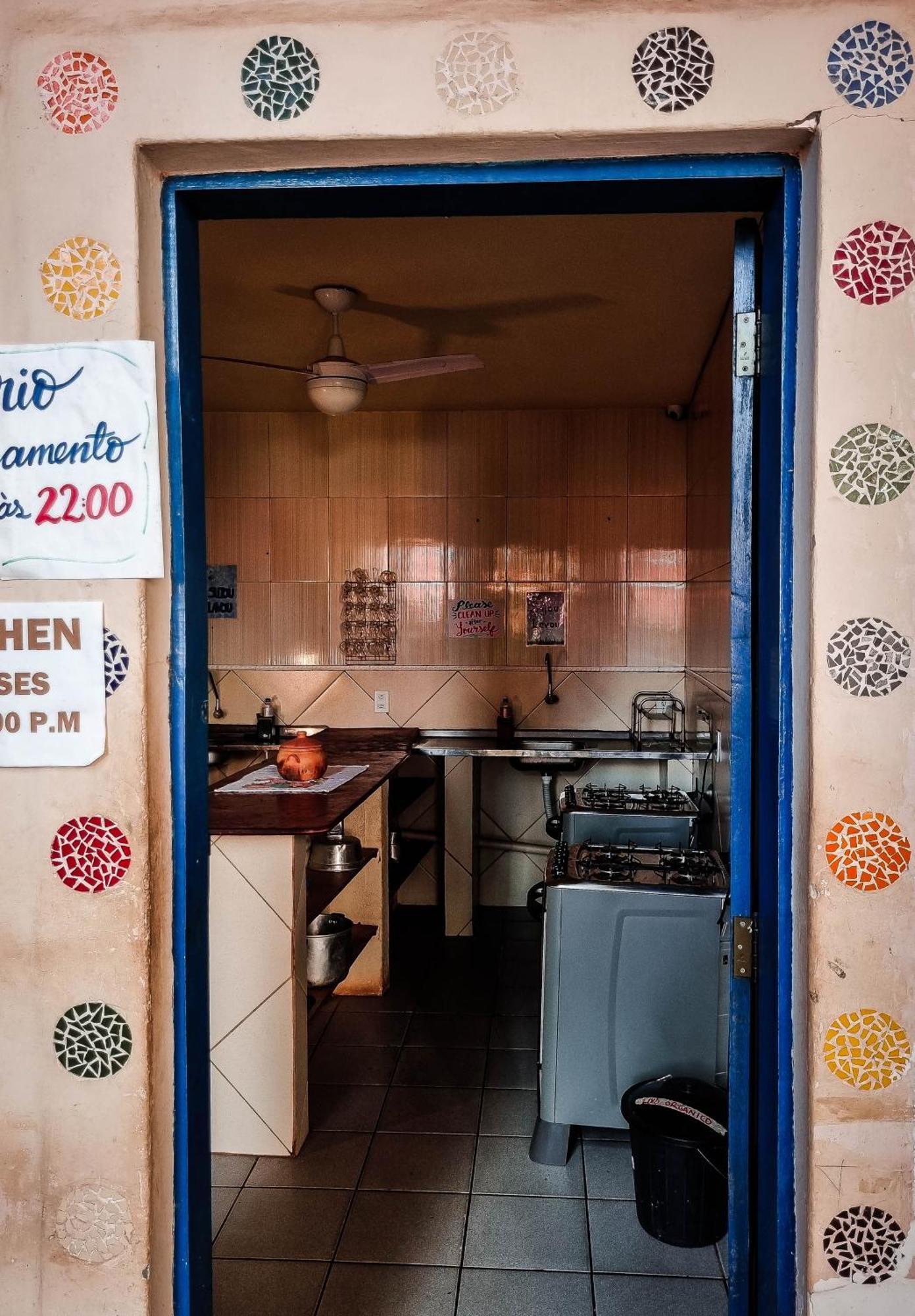 Chapada Backpackers Hostel Agencia Ленсойс Экстерьер фото